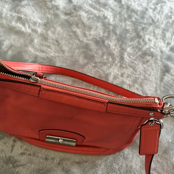 Coach cross body bag in beautiful coral color - Picture 5 of 6